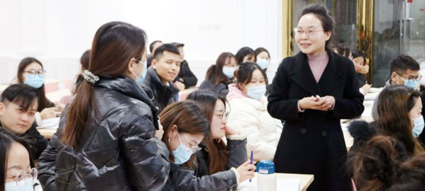 富县 专家指导+名师授课+培优补弱+日清月结的教学模式