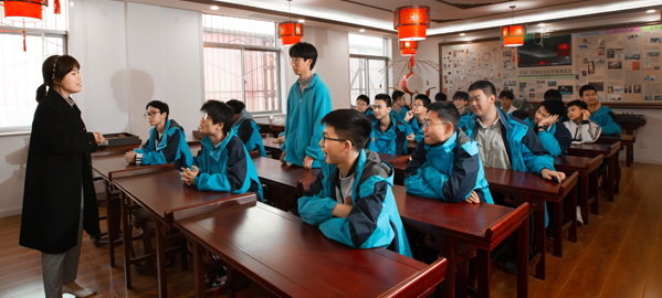 富县 分类教学，因材施教，采取“一类一方案、一人一目标”的教学方法