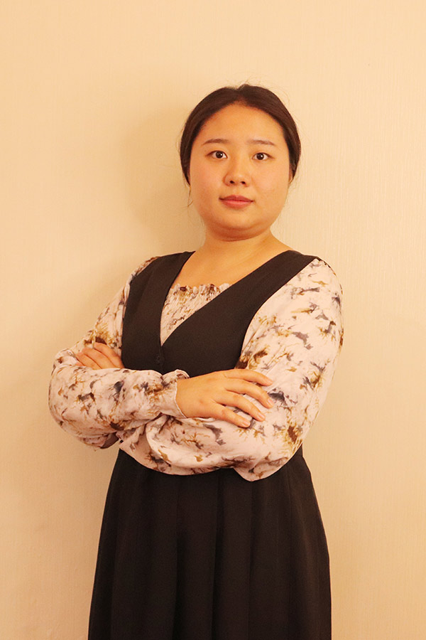 富县何爱玲 本科学历，优秀班主任