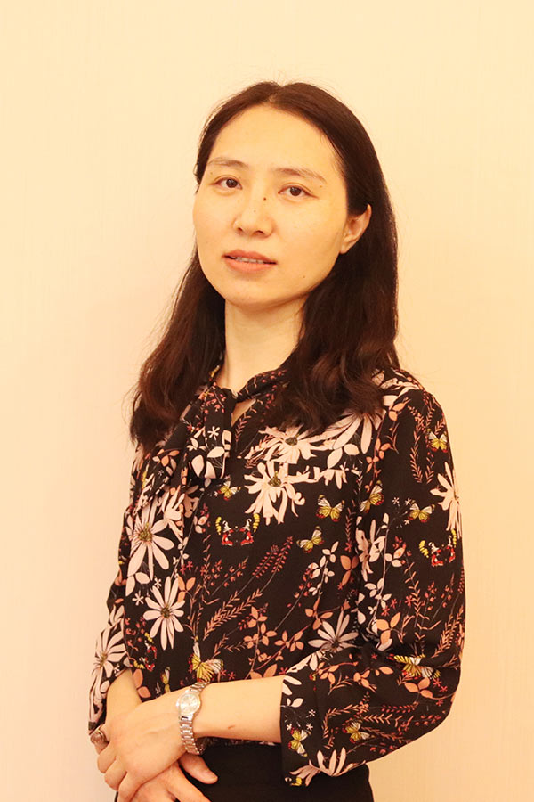富县王晓娜 研究生学历,毕业于华南师范大学